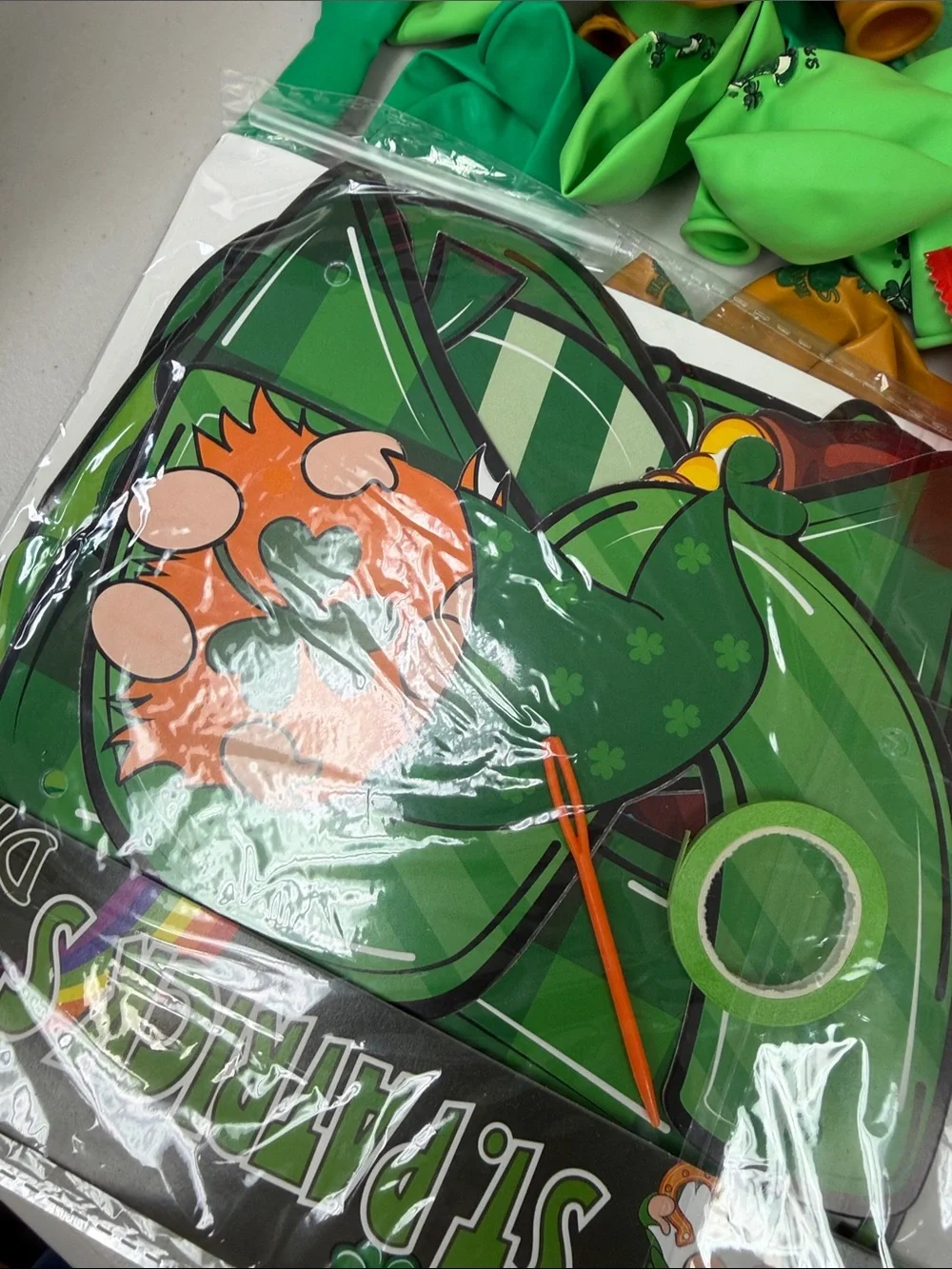 St. Patrick Party Balloon Decorations Kit - banner, Mylar balloons, glasses more